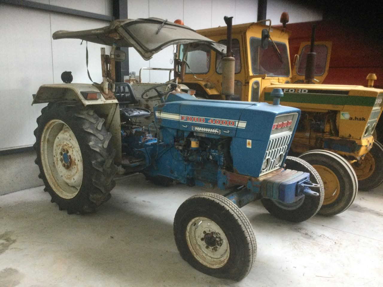 Ford 4000 - Traktor: slika Ford 4000 - Traktor Ford 4000 - Traktor: slika Ford 4000 - Traktor
