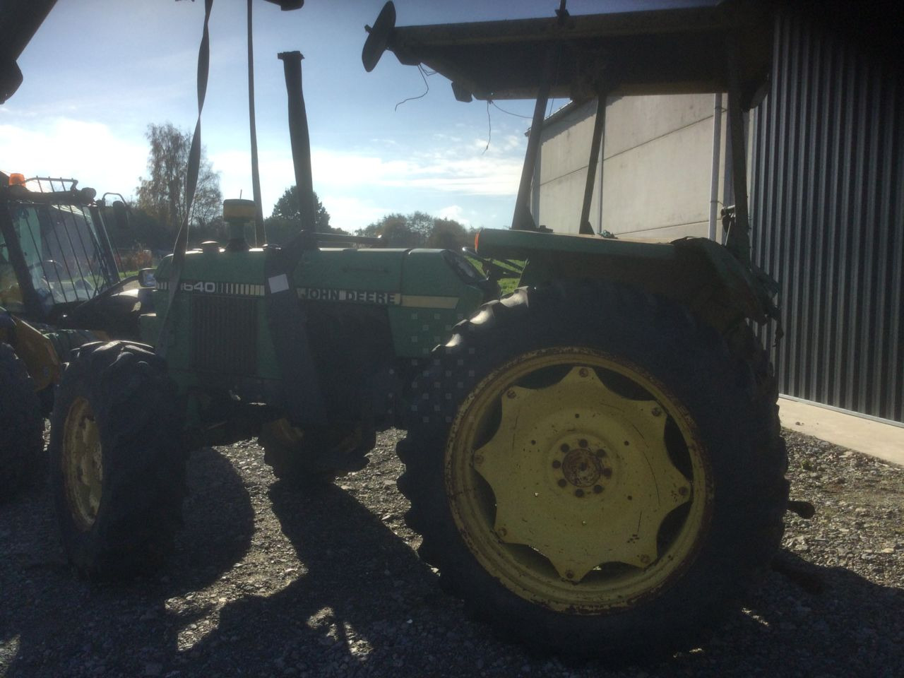 John Deere 1640 - Traktor: slika John Deere 1640 - Traktor John Deere 1640 - Traktor: slika John Deere 1640 - Traktor