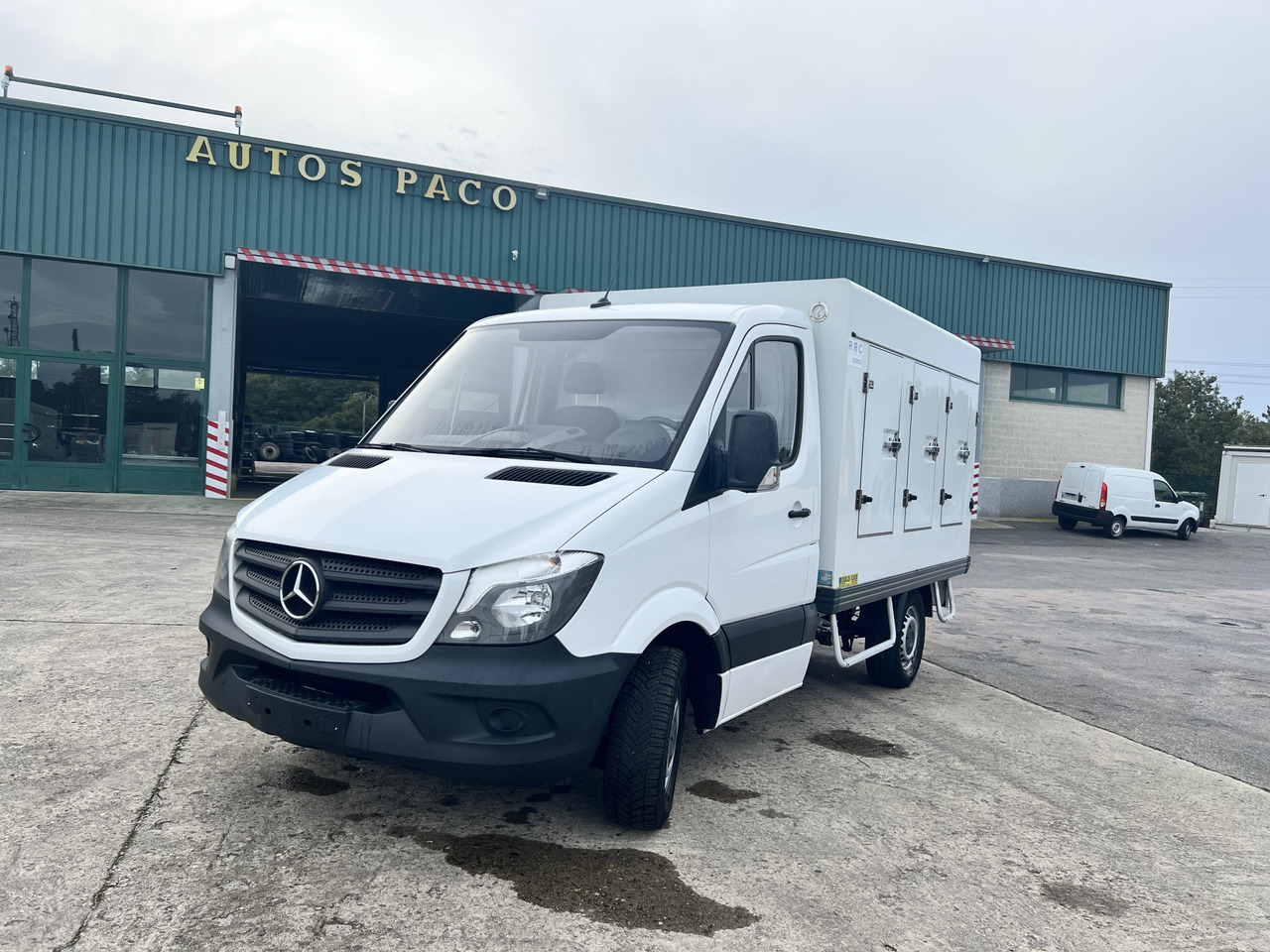 CAMION HELADERO 3.5T MERCEDES SPRINTER - Dostavno vozilo hladnjača: slika CAMION HELADERO 3.5T MERCEDES SPRINTER - Dostavno vozilo hladnjača CAMION HELADERO 3.5T MERCEDES SPRINTER - Dostavno vozilo hladnjača: slika CAMION HELADERO 3.5T MERCEDES SPRINTER - Dostavno vozilo hladnjača