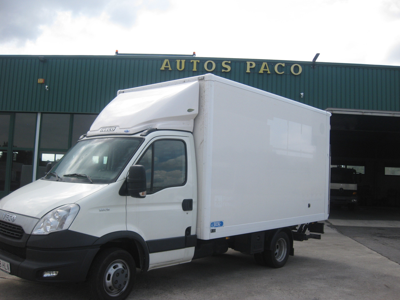 IVECO 35C15 CAJA CERRADA - Dostavno vozilo sa zatvorenim sandukom: slika IVECO 35C15 CAJA CERRADA - Dostavno vozilo sa zatvorenim sandukom IVECO 35C15 CAJA CERRADA - Dostavno vozilo sa zatvorenim sandukom: slika IVECO 35C15 CAJA CERRADA - Dostavno vozilo sa zatvorenim sandukom