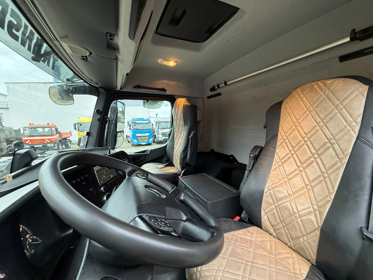Kamion s otvorenim sandukom MERCEDES 2651 CON RETARDER: slika Kamion s otvorenim sandukom MERCEDES 2651 CON RETARDER Kamion s otvorenim sandukom MERCEDES 2651 CON RETARDER: slika Kamion s otvorenim sandukom MERCEDES 2651 CON RETARDER