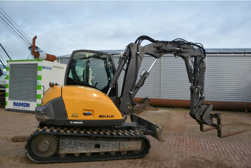 Mecalac 8 MCR - Mini bager: slika Mecalac 8 MCR - Mini bager Mecalac 8 MCR - Mini bager: slika Mecalac 8 MCR - Mini bager