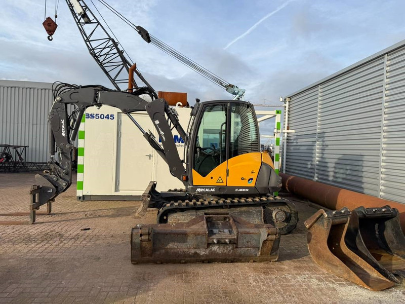 Mecalac 8 MCR - Mini bager: slika Mecalac 8 MCR - Mini bager Mecalac 8 MCR - Mini bager: slika Mecalac 8 MCR - Mini bager
