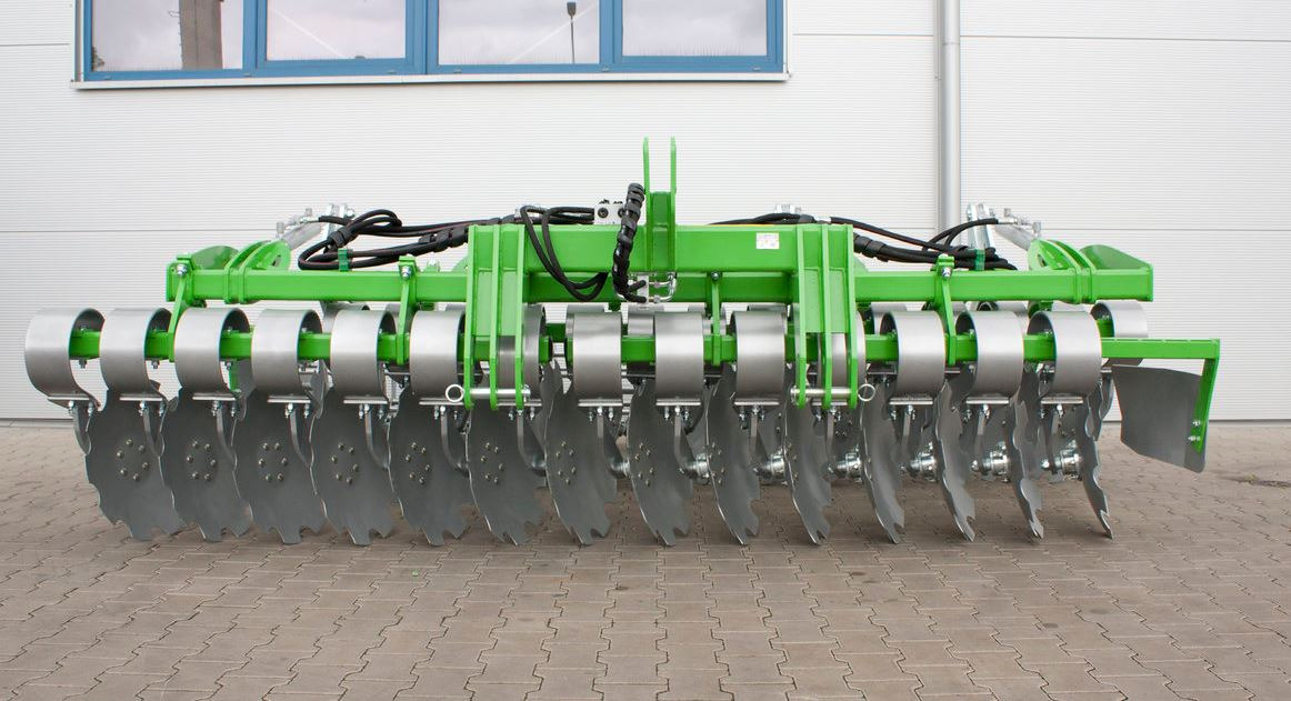 BOMET Brony talerzowe 3m / Kurzscheibeneggen/ Compact disc harrows/ Навесные дисковые компактные бороны - Tanjurača: slika BOMET Brony talerzowe 3m / Kurzscheibeneggen/ Compact disc harrows/ Навесные дисковые компактные бороны - Tanjurača BOMET Brony talerzowe 3m / Kurzscheibeneggen/ Compact disc harrows/ Навесные дисковые компактные бороны - Tanjurača: slika BOMET Brony talerzowe 3m / Kurzscheibeneggen/ Compact disc harrows/ Навесные дисковые компактные бороны - Tanjurača