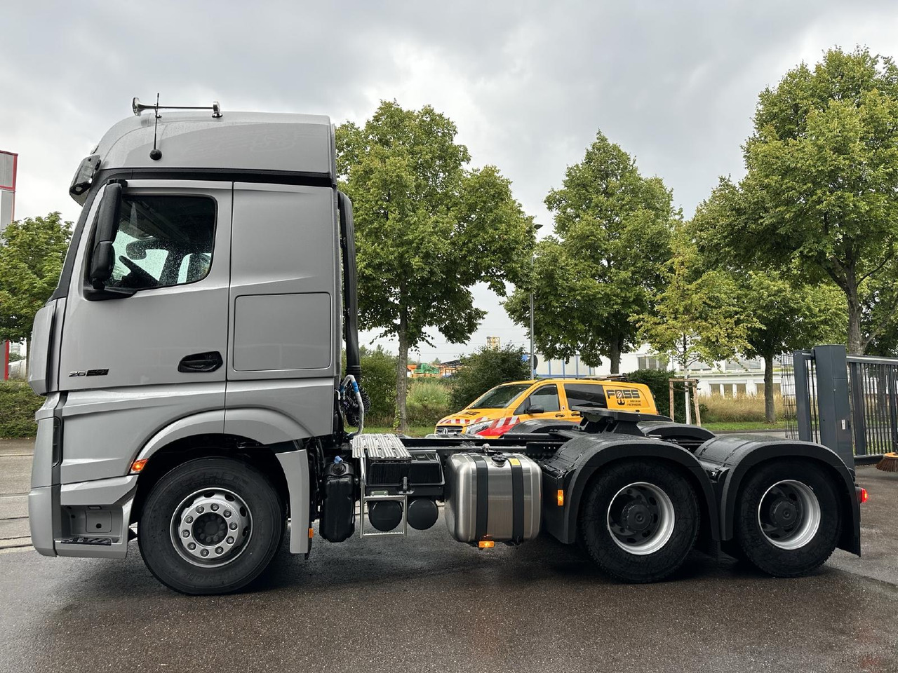 Novi Tegljač Mercedes Benz Actros 2652 LS 6x4 | NEUFAHRZEUGE | ZGG 120 to: slika Novi Tegljač Mercedes Benz Actros 2652 LS 6x4 | NEUFAHRZEUGE | ZGG 120 to Novi Tegljač Mercedes Benz Actros 2652 LS 6x4 | NEUFAHRZEUGE | ZGG 120 to: slika Novi Tegljač Mercedes Benz Actros 2652 LS 6x4 | NEUFAHRZEUGE | ZGG 120 to