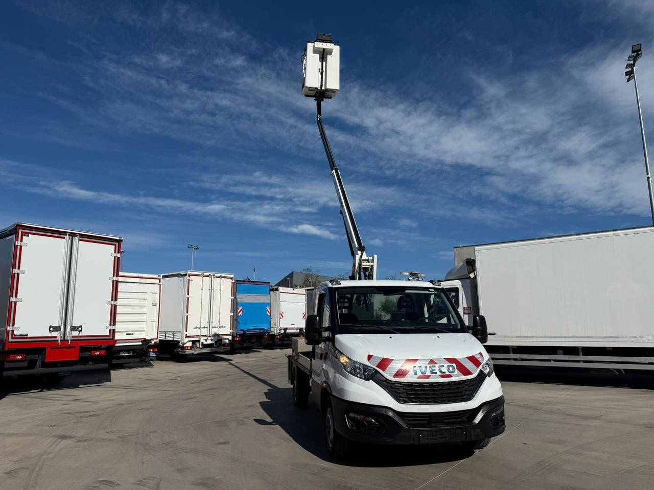 IVECO 35S14 Daily E6 (Basket) - Podizna platforma montirana na kamion: slika  IVECO 35S14 Daily E6 (Basket) - Podizna platforma montirana na kamion IVECO 35S14 Daily E6 (Basket) - Podizna platforma montirana na kamion: slika  IVECO 35S14 Daily E6 (Basket) - Podizna platforma montirana na kamion