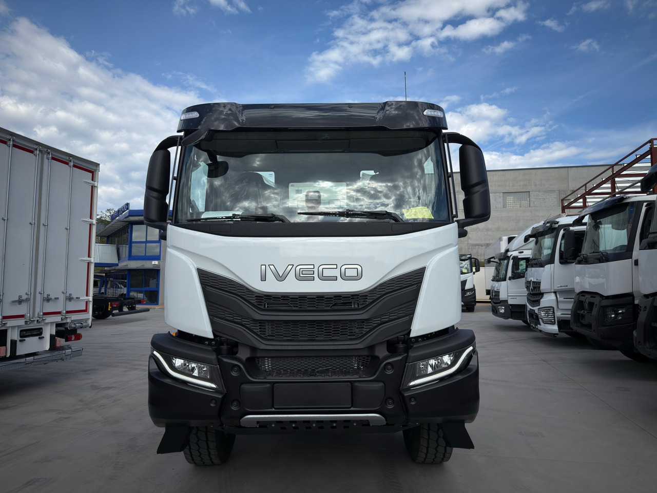 IVECO AD410T50 T-WAY 8x4 E6 (Chassis) - Kamion-šasija: slika IVECO AD410T50 T-WAY 8x4 E6 (Chassis) - Kamion-šasija IVECO AD410T50 T-WAY 8x4 E6 (Chassis) - Kamion-šasija: slika IVECO AD410T50 T-WAY 8x4 E6 (Chassis) - Kamion-šasija