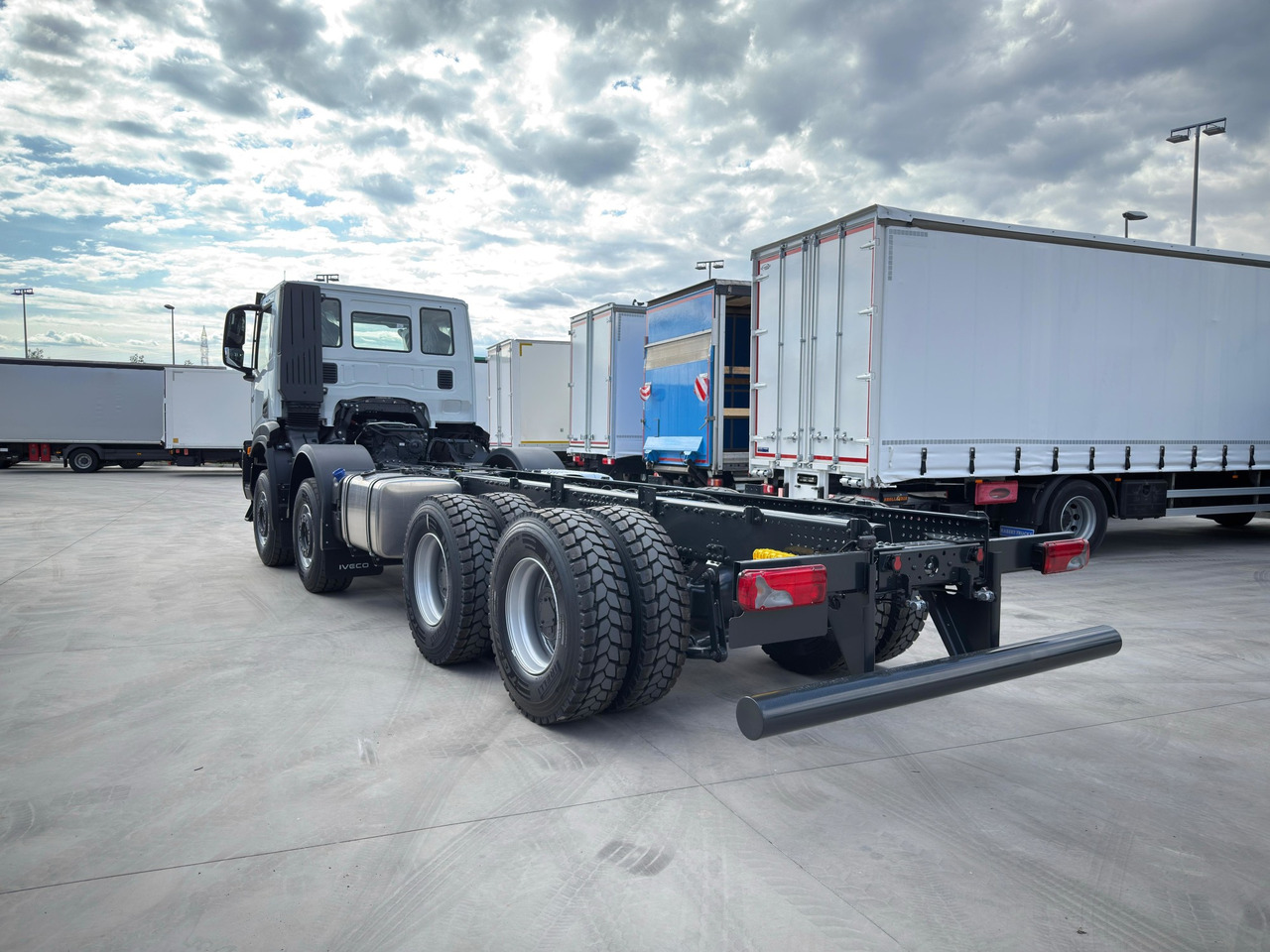 IVECO AD410T50 T-WAY 8x4 E6 (Chassis) - Kamion-šasija: slika IVECO AD410T50 T-WAY 8x4 E6 (Chassis) - Kamion-šasija IVECO AD410T50 T-WAY 8x4 E6 (Chassis) - Kamion-šasija: slika IVECO AD410T50 T-WAY 8x4 E6 (Chassis) - Kamion-šasija