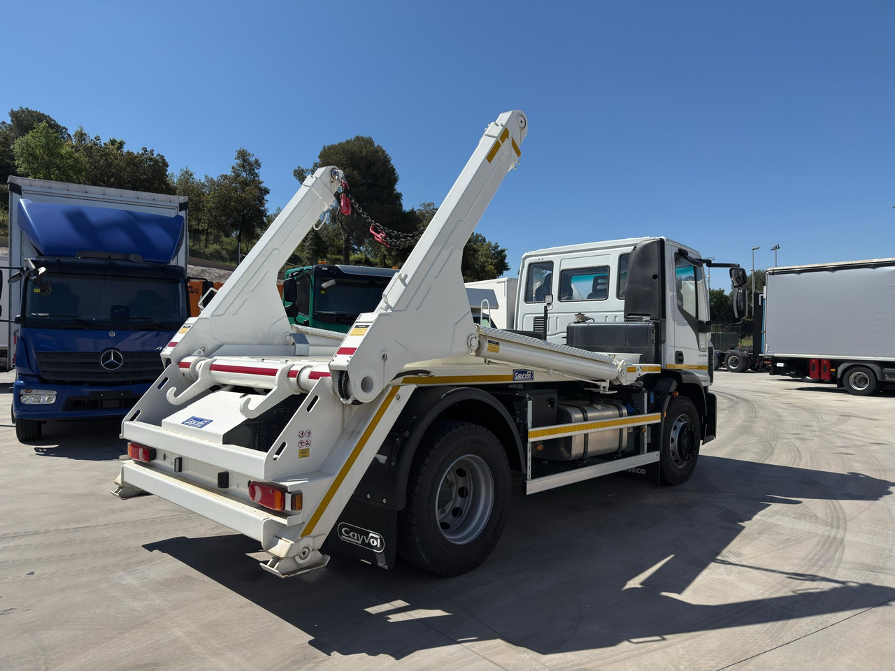 IVECO ML190E28L Eurocargo E6 (Track Equipment) - Utovarivač s proklizavajućim upravljanjem: slika IVECO ML190E28L Eurocargo E6 (Track Equipment) - Utovarivač s proklizavajućim upravljanjem IVECO ML190E28L Eurocargo E6 (Track Equipment) - Utovarivač s proklizavajućim upravljanjem: slika IVECO ML190E28L Eurocargo E6 (Track Equipment) - Utovarivač s proklizavajućim upravljanjem