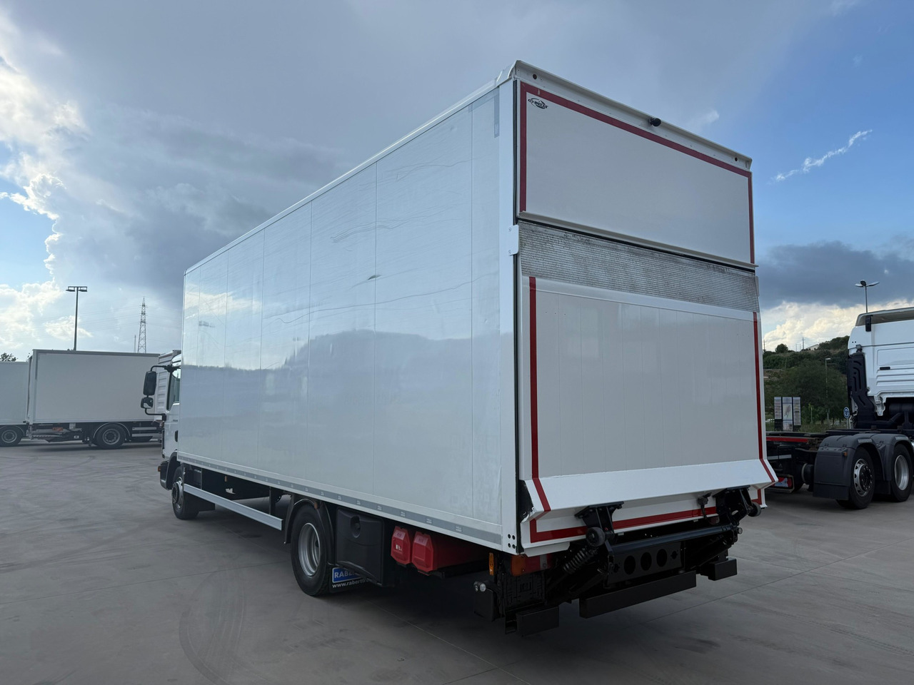 MAN 12.220 BL TGL E6 (Van) - Kamion sandučar: slika  MAN 12.220 BL TGL E6 (Van) - Kamion sandučar MAN 12.220 BL TGL E6 (Van) - Kamion sandučar: slika  MAN 12.220 BL TGL E6 (Van) - Kamion sandučar