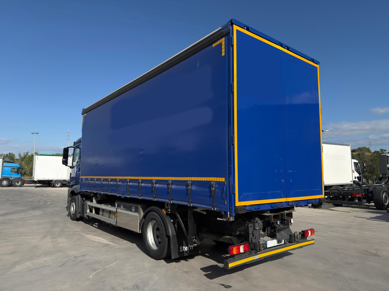MERCEDES BENZ 18.33 Antos E6 (Self-portable) - Kamion s ceradom: slika MERCEDES BENZ 18.33 Antos E6 (Self-portable) - Kamion s ceradom MERCEDES BENZ 18.33 Antos E6 (Self-portable) - Kamion s ceradom: slika MERCEDES BENZ 18.33 Antos E6 (Self-portable) - Kamion s ceradom