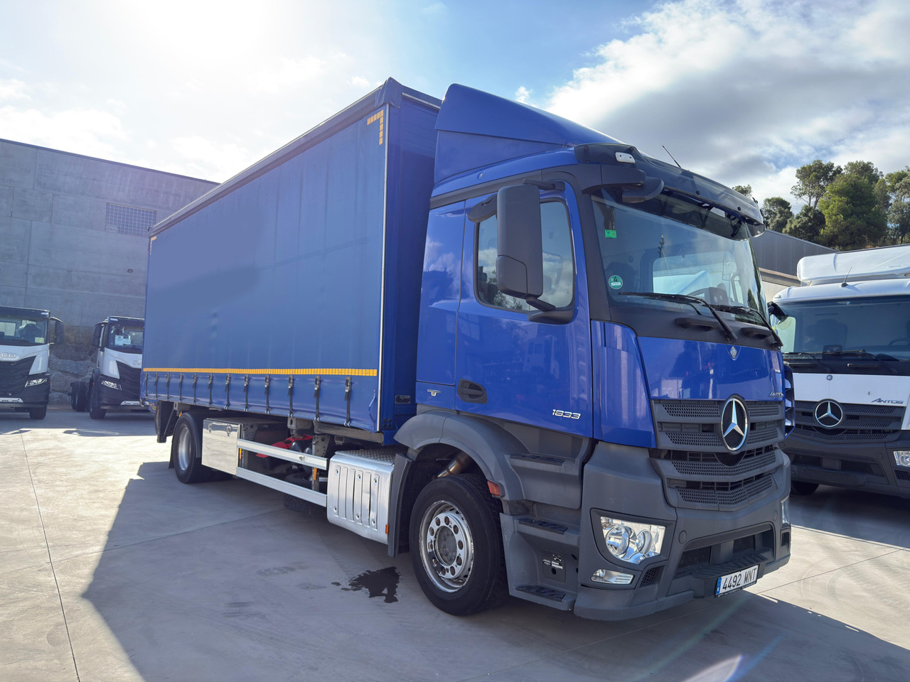 MERCEDES BENZ 18.33 Antos E6 (Self-portable) - Kamion s ceradom: slika MERCEDES BENZ 18.33 Antos E6 (Self-portable) - Kamion s ceradom MERCEDES BENZ 18.33 Antos E6 (Self-portable) - Kamion s ceradom: slika MERCEDES BENZ 18.33 Antos E6 (Self-portable) - Kamion s ceradom