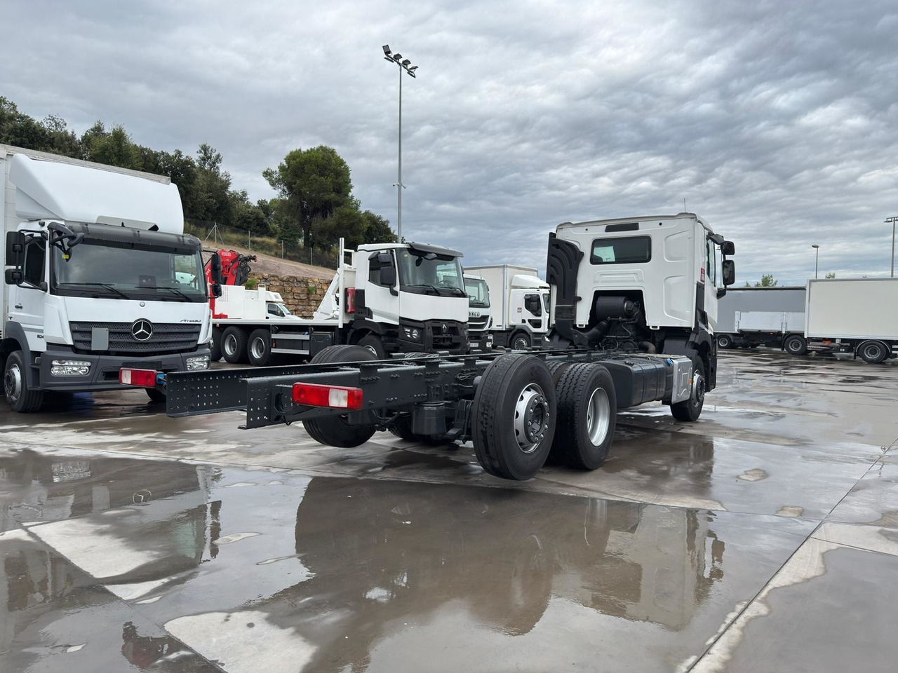 RENAULT C380.26 E6 (Chassis) - Kamion-šasija: slika RENAULT C380.26 E6 (Chassis) - Kamion-šasija RENAULT C380.26 E6 (Chassis) - Kamion-šasija: slika RENAULT C380.26 E6 (Chassis) - Kamion-šasija