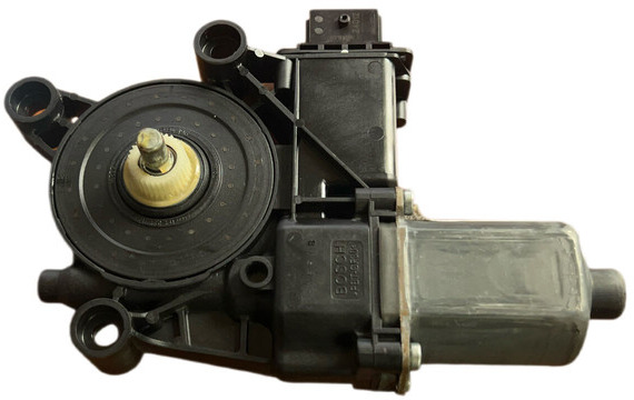 Iveco S-WAY - Brisač: slika Iveco S-WAY - Brisač Iveco S-WAY - Brisač: slika Iveco S-WAY - Brisač