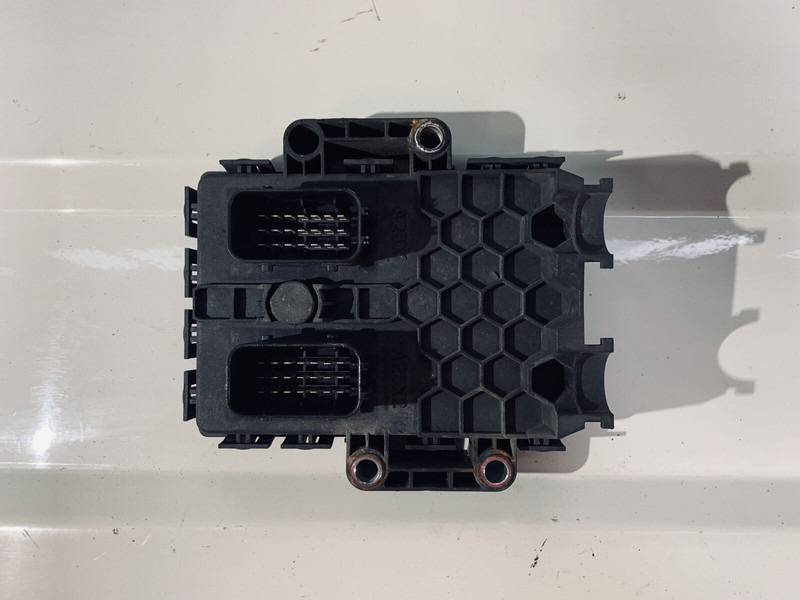 Mercedes-Benz Continental - Upravljačka jedinica (ECU): slika Mercedes-Benz Continental - Upravljačka jedinica (ECU) Mercedes-Benz Continental - Upravljačka jedinica (ECU): slika Mercedes-Benz Continental - Upravljačka jedinica (ECU)