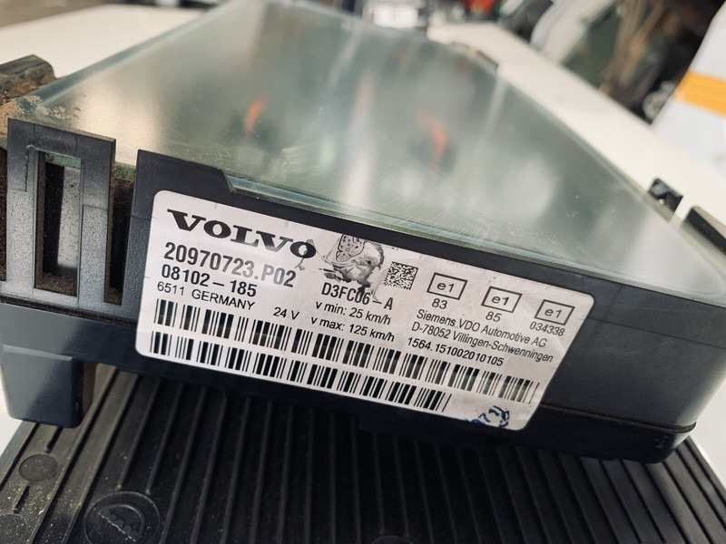 Volvo FL 280 - Ploča s instrumentima: slika Volvo FL 280 - Ploča s instrumentima Volvo FL 280 - Ploča s instrumentima: slika Volvo FL 280 - Ploča s instrumentima