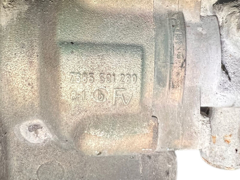 Volvo - Servo pumpa upravljačkog mehanizma: slika Volvo - Servo pumpa upravljačkog mehanizma Volvo - Servo pumpa upravljačkog mehanizma: slika Volvo - Servo pumpa upravljačkog mehanizma