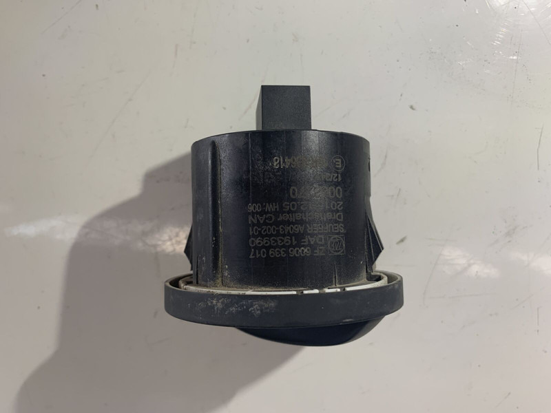 ZF CF85 - Ploča s instrumentima: slika ZF CF85 - Ploča s instrumentima ZF CF85 - Ploča s instrumentima: slika ZF CF85 - Ploča s instrumentima