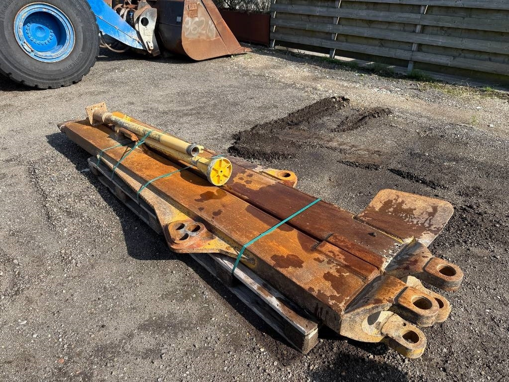 Buldožer CAT D 8 T LGP: slika Buldožer CAT D 8 T LGP