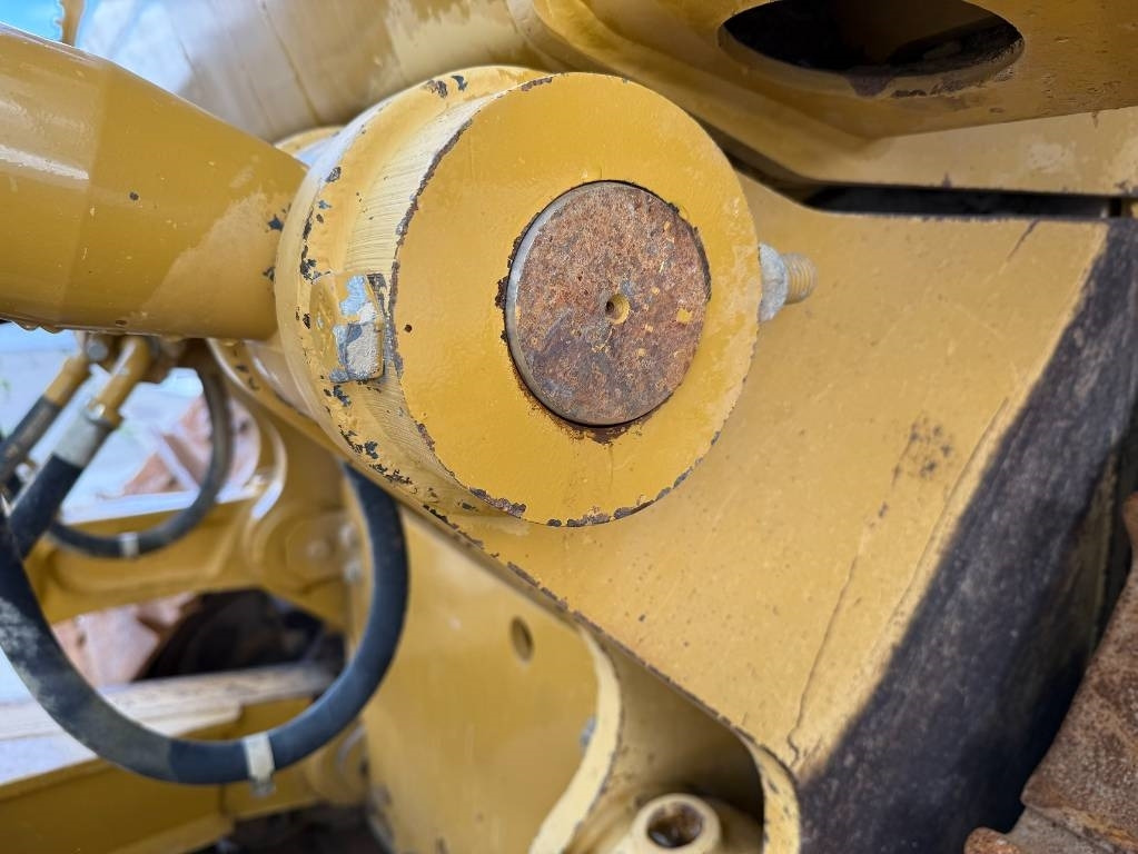 Buldožer CAT D 8 T LGP: slika Buldožer CAT D 8 T LGP