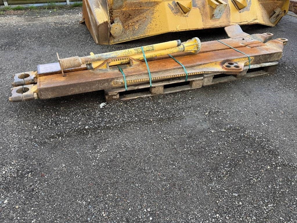 Buldožer CAT D 8 T LGP: slika Buldožer CAT D 8 T LGP