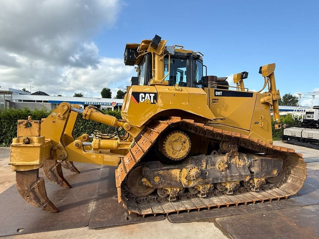 Buldožer CAT D 8 T LGP: slika Buldožer CAT D 8 T LGP