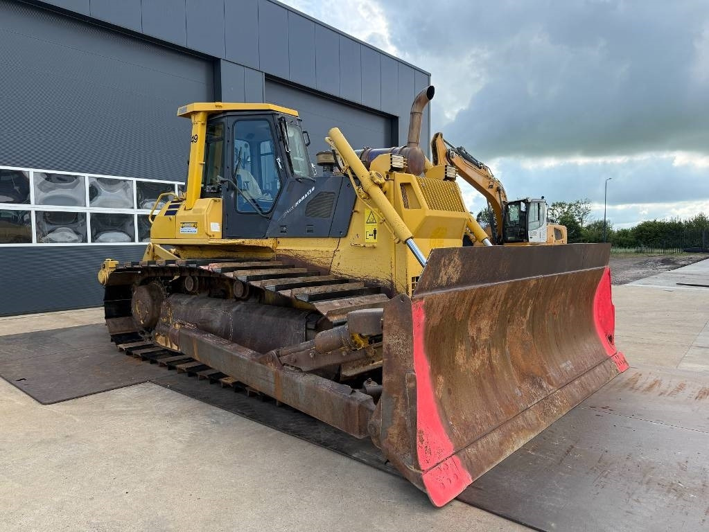 Komatsu D 65 PX-12 - Buldožer: slika Komatsu D 65 PX-12 - Buldožer Komatsu D 65 PX-12 - Buldožer: slika Komatsu D 65 PX-12 - Buldožer