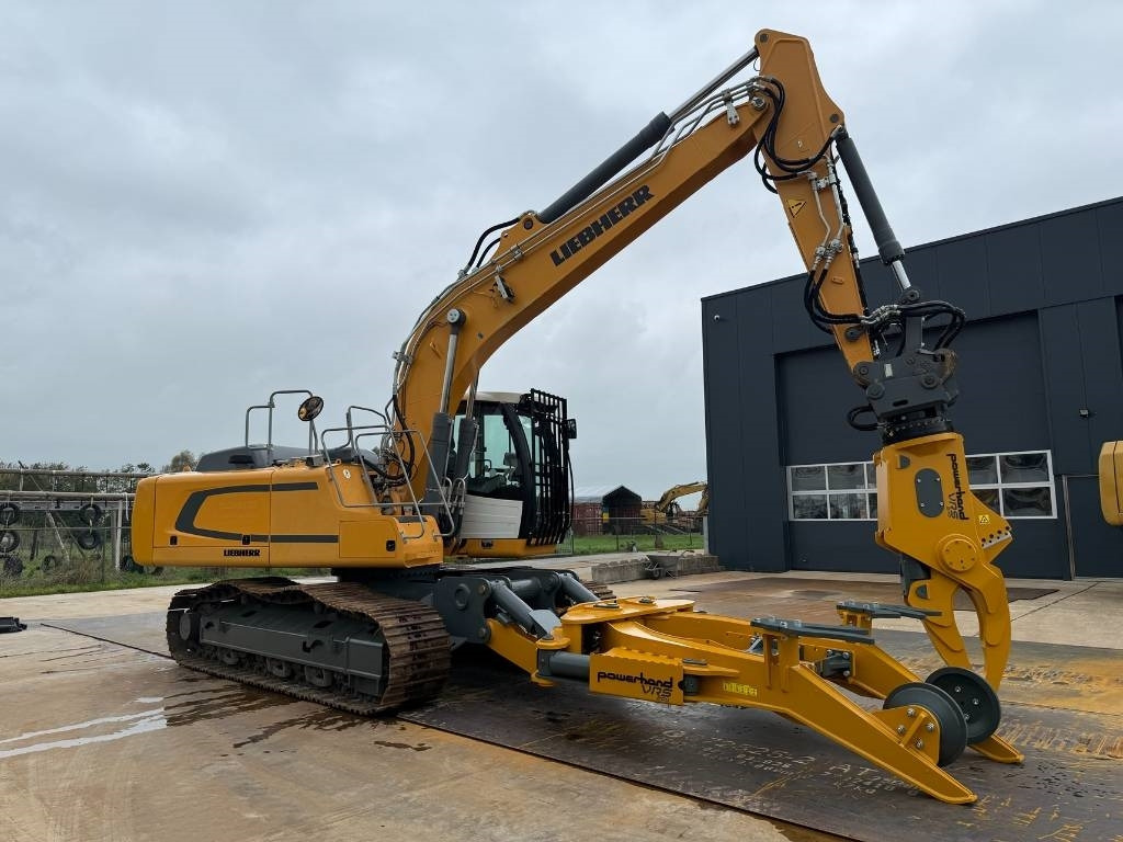 Liebherr R922 LC car dismantler - Bager za rušenje: slika Liebherr R922 LC car dismantler - Bager za rušenje Liebherr R922 LC car dismantler - Bager za rušenje: slika Liebherr R922 LC car dismantler - Bager za rušenje