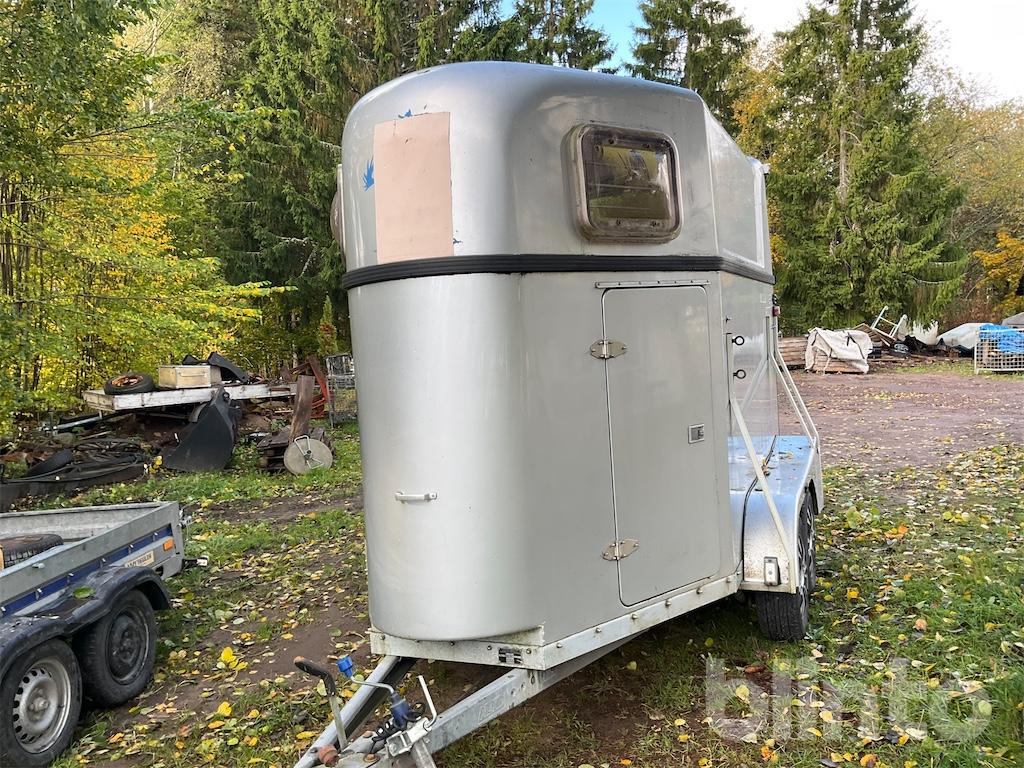 ALF TA1700 - Prikolica za konje: slika  ALF TA1700 - Prikolica za konje ALF TA1700 - Prikolica za konje: slika  ALF TA1700 - Prikolica za konje