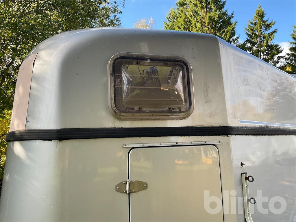 ALF TA1700 - Prikolica za konje: slika  ALF TA1700 - Prikolica za konje ALF TA1700 - Prikolica za konje: slika  ALF TA1700 - Prikolica za konje