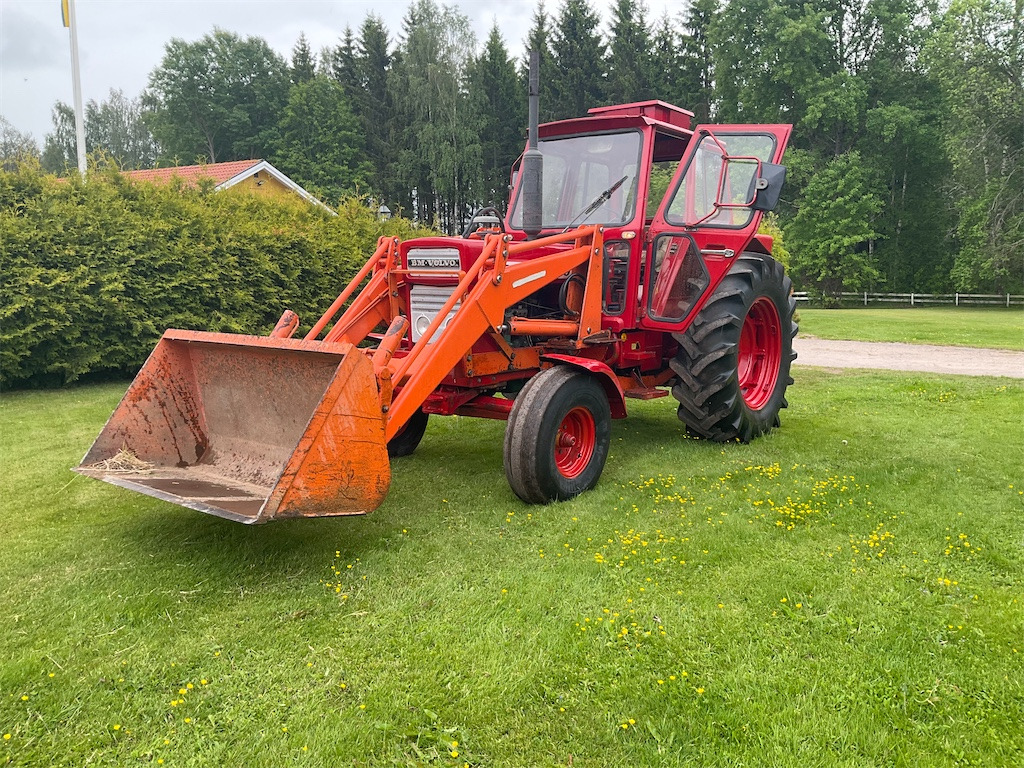 BM-VOLVO T 650 med Lastare - Traktor: slika BM-VOLVO T 650 med Lastare - Traktor BM-VOLVO T 650 med Lastare - Traktor: slika BM-VOLVO T 650 med Lastare - Traktor