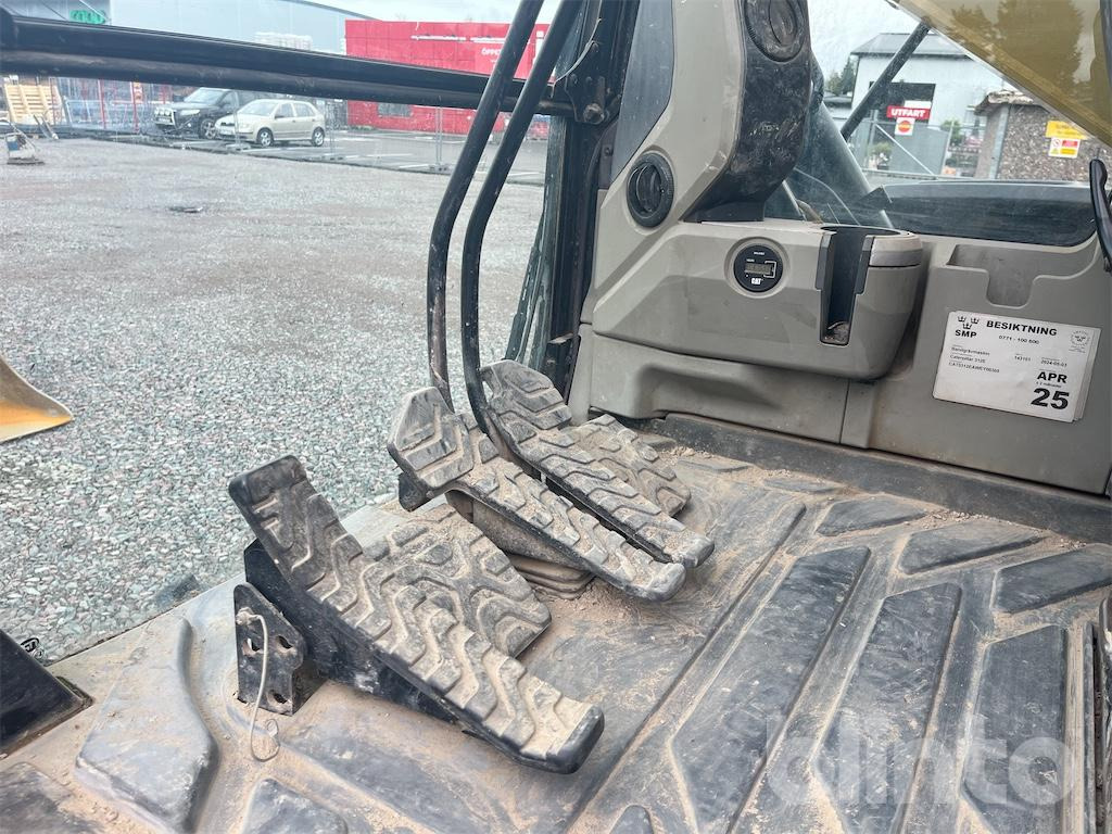 Bager gusjeničar CAT 312EL: slika Bager gusjeničar CAT 312EL Bager gusjeničar CAT 312EL: slika Bager gusjeničar CAT 312EL