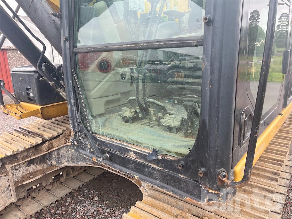 Bager gusjeničar CAT 312EL: slika Bager gusjeničar CAT 312EL Bager gusjeničar CAT 312EL: slika Bager gusjeničar CAT 312EL