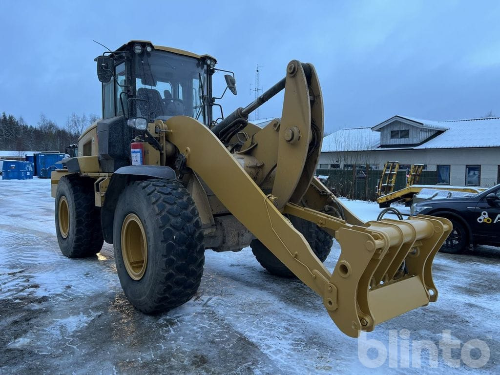 CAT 938M Lång bom - Utovarivač na kotačima: slika CAT 938M Lång bom - Utovarivač na kotačima CAT 938M Lång bom - Utovarivač na kotačima: slika CAT 938M Lång bom - Utovarivač na kotačima