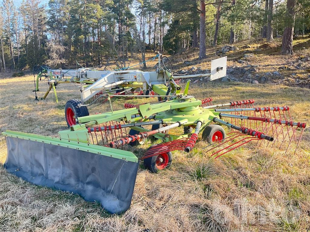 Claas Liner Twin 1550 - Prevrtač sijena/ Grabulje: slika Claas Liner Twin 1550 - Prevrtač sijena/ Grabulje Claas Liner Twin 1550 - Prevrtač sijena/ Grabulje: slika Claas Liner Twin 1550 - Prevrtač sijena/ Grabulje