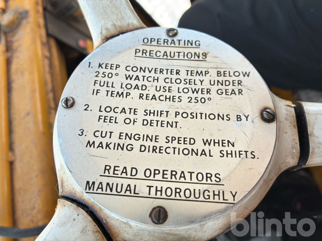 Utovarivač na kotačima Clark 55: slika Utovarivač na kotačima Clark 55 Utovarivač na kotačima Clark 55: slika Utovarivač na kotačima Clark 55