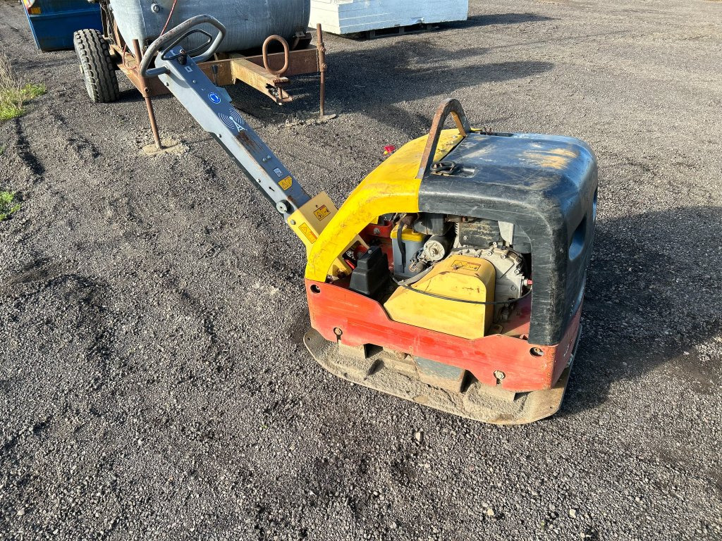 Dynapac LG400 - Vibro ploča: slika Dynapac LG400 - Vibro ploča Dynapac LG400 - Vibro ploča: slika Dynapac LG400 - Vibro ploča