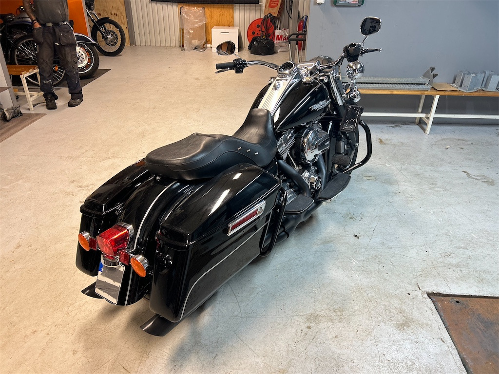 HARLEY-DAVIDSON Road King - Motocikl: slika HARLEY-DAVIDSON Road King - Motocikl HARLEY-DAVIDSON Road King - Motocikl: slika HARLEY-DAVIDSON Road King - Motocikl