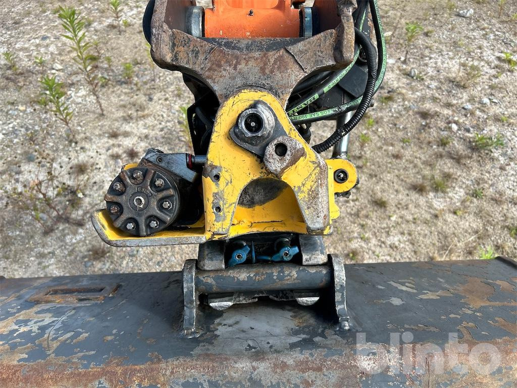 Bager gusjeničar Hitachi: slika Bager gusjeničar Hitachi