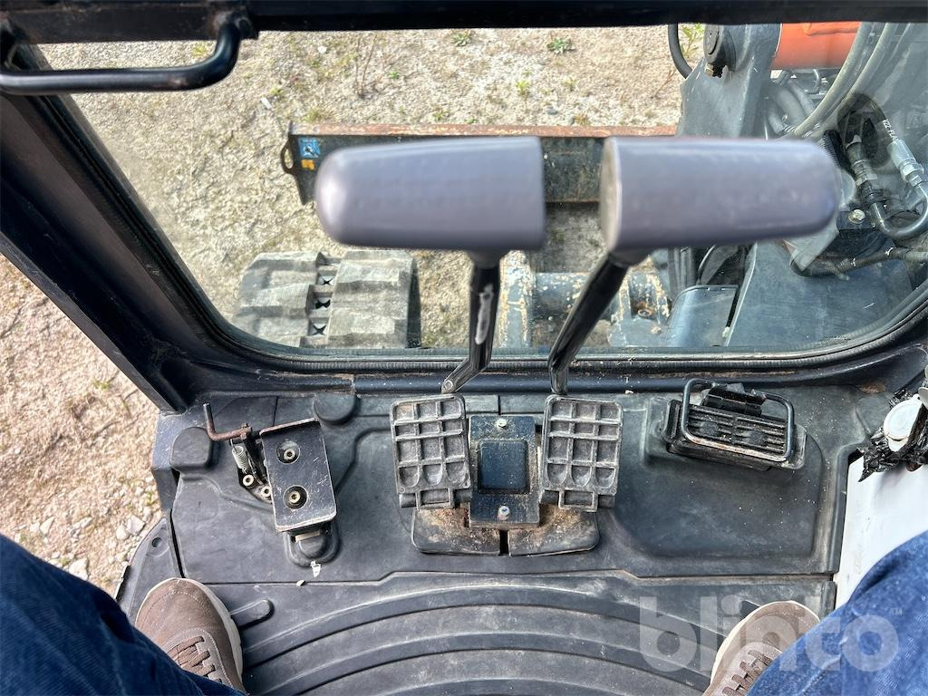 Bager gusjeničar Hitachi: slika Bager gusjeničar Hitachi