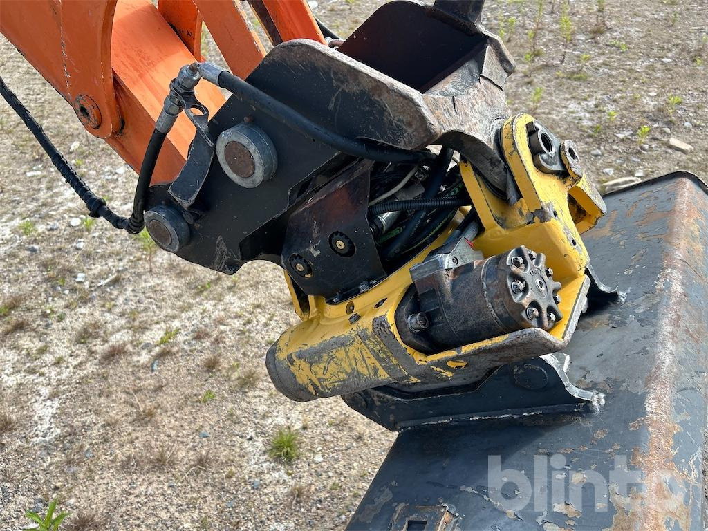 Bager gusjeničar Hitachi: slika Bager gusjeničar Hitachi