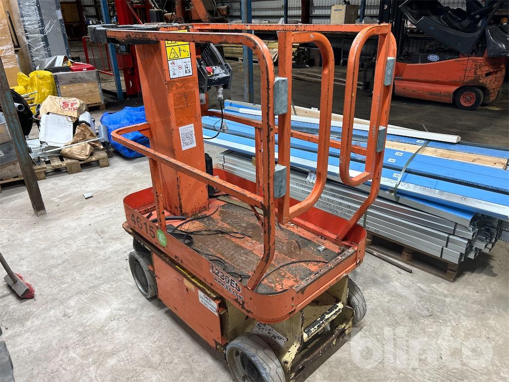 JLG 1230ES - Platforma za podizanje stupa u okomitom položaju: slika JLG 1230ES - Platforma za podizanje stupa u okomitom položaju JLG 1230ES - Platforma za podizanje stupa u okomitom položaju: slika JLG 1230ES - Platforma za podizanje stupa u okomitom položaju