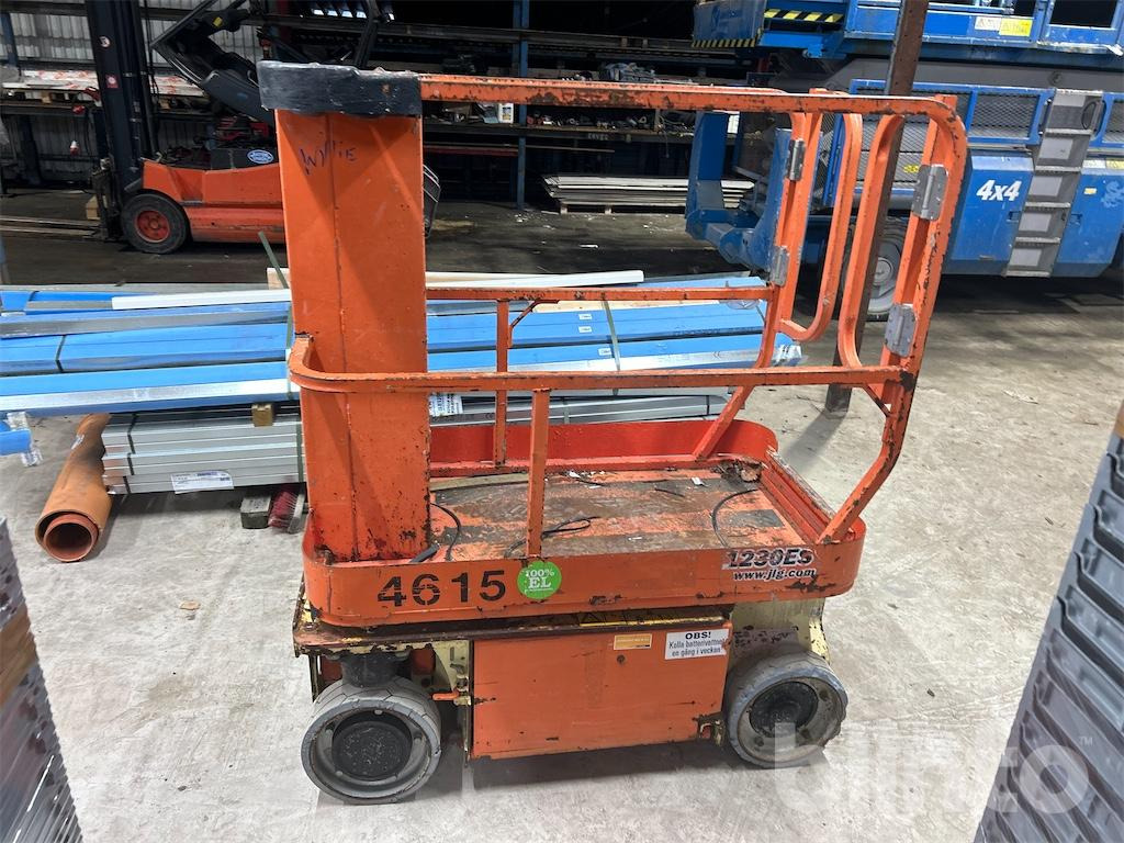 JLG 1230ES - Platforma za podizanje stupa u okomitom položaju: slika JLG 1230ES - Platforma za podizanje stupa u okomitom položaju JLG 1230ES - Platforma za podizanje stupa u okomitom položaju: slika JLG 1230ES - Platforma za podizanje stupa u okomitom položaju
