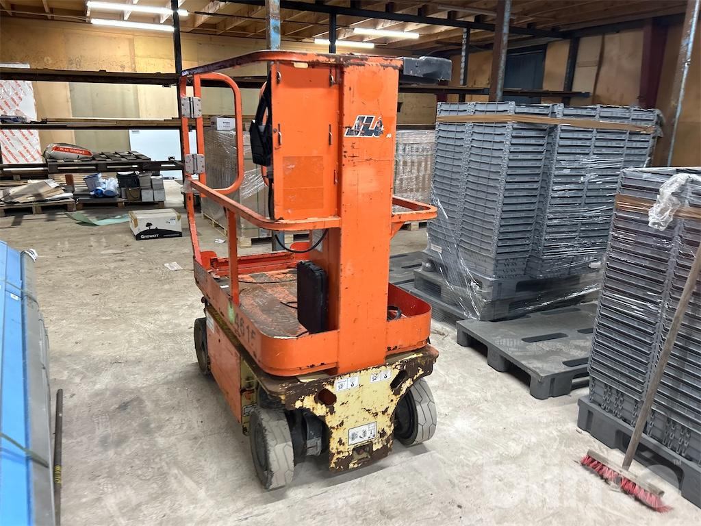 JLG 1230ES - Platforma za podizanje stupa u okomitom položaju: slika JLG 1230ES - Platforma za podizanje stupa u okomitom položaju JLG 1230ES - Platforma za podizanje stupa u okomitom položaju: slika JLG 1230ES - Platforma za podizanje stupa u okomitom položaju