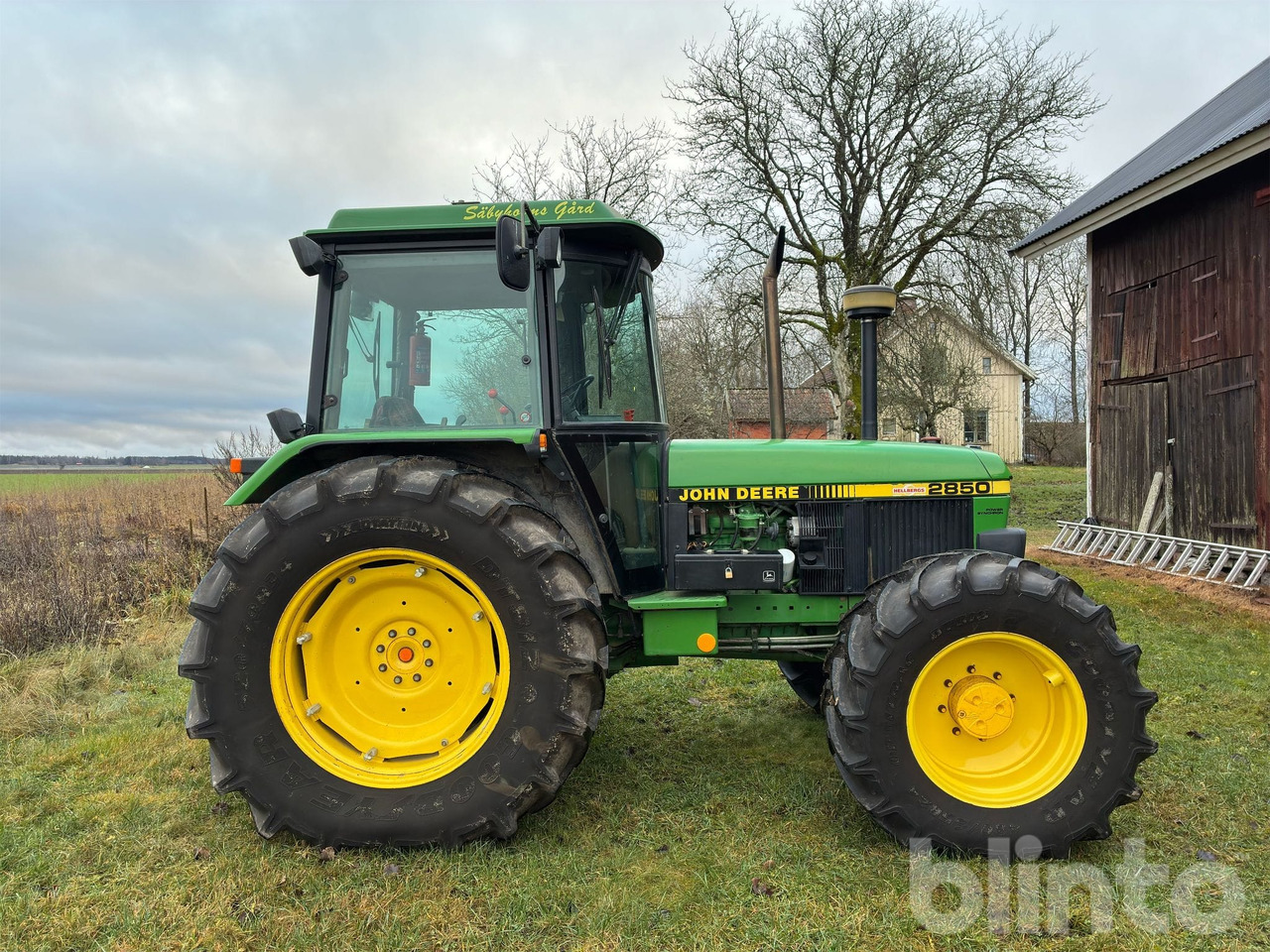 JOHN DEERE 2850 4WD - Traktor: slika JOHN DEERE 2850 4WD - Traktor JOHN DEERE 2850 4WD - Traktor: slika JOHN DEERE 2850 4WD - Traktor