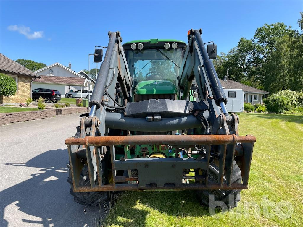 JOHN DEERE 6830 premium - Traktor: slika JOHN DEERE 6830 premium - Traktor JOHN DEERE 6830 premium - Traktor: slika JOHN DEERE 6830 premium - Traktor