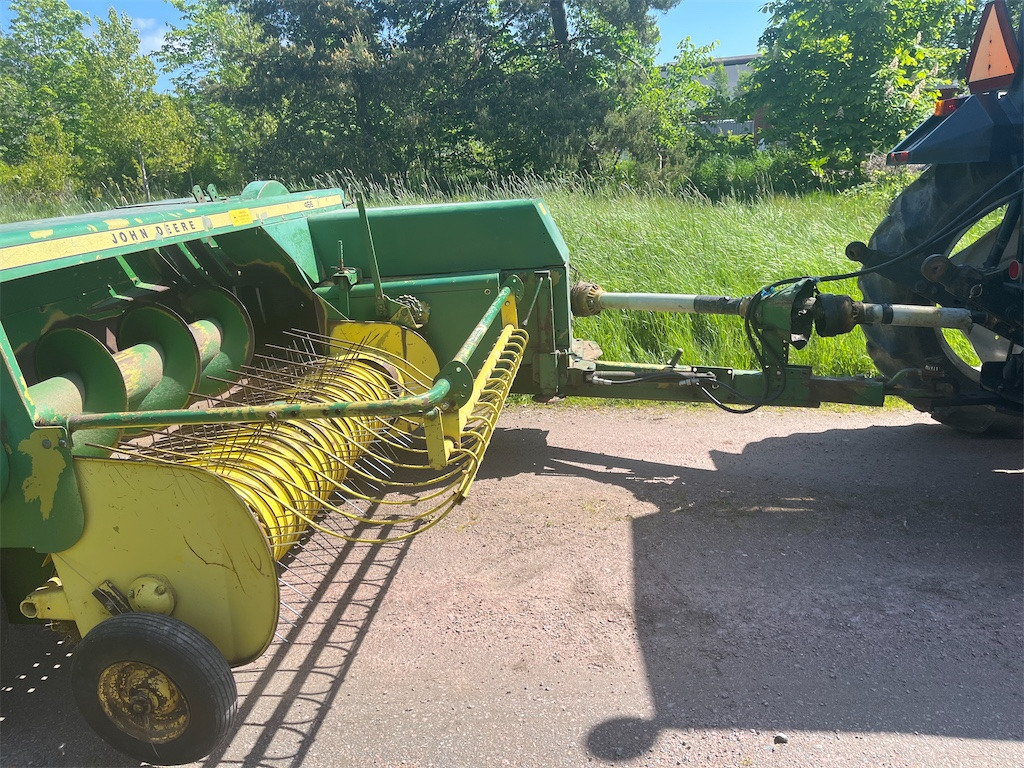 John Deere 456 - Rolo balirka: slika John Deere 456 - Rolo balirka John Deere 456 - Rolo balirka: slika John Deere 456 - Rolo balirka