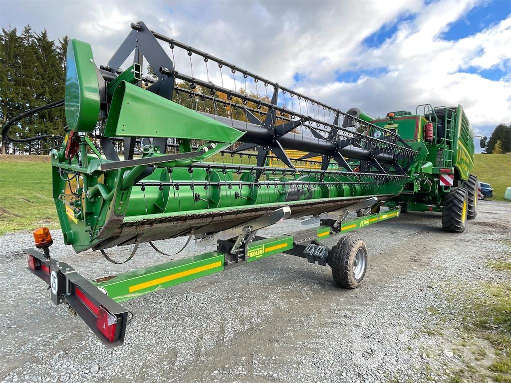 John Deere WT56 T550HM mit 620R (2022) - Kombajn za žetvu: slika John Deere WT56 T550HM mit 620R (2022) - Kombajn za žetvu John Deere WT56 T550HM mit 620R (2022) - Kombajn za žetvu: slika John Deere WT56 T550HM mit 620R (2022) - Kombajn za žetvu