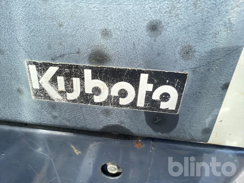 Mini bager KUBOTA KX101-3A2: slika Mini bager KUBOTA KX101-3A2
