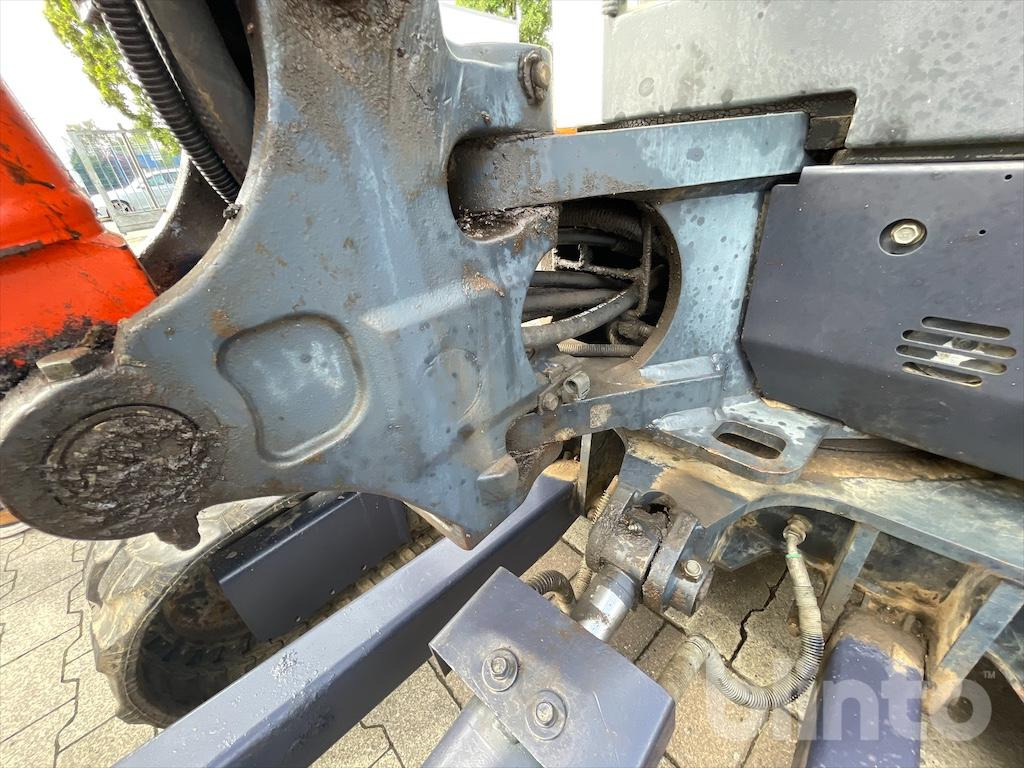 Mini bager KUBOTA KX101-3A2: slika Mini bager KUBOTA KX101-3A2